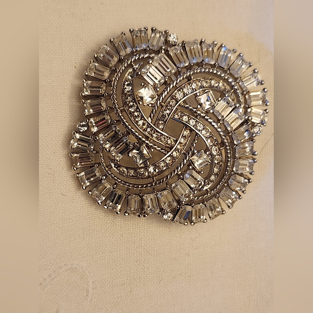 Monet Vintage Rhinestone Brooch Pin, Art Deco, Swirl, Silver Tone EUC Wedding